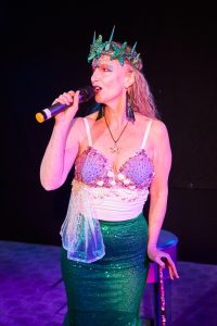 Shirley Knot the Siren