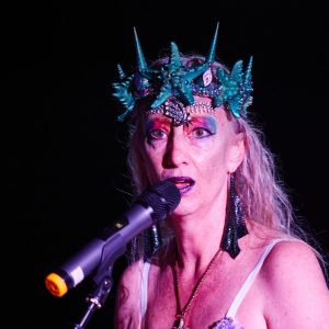 Shirley Knot the Siren